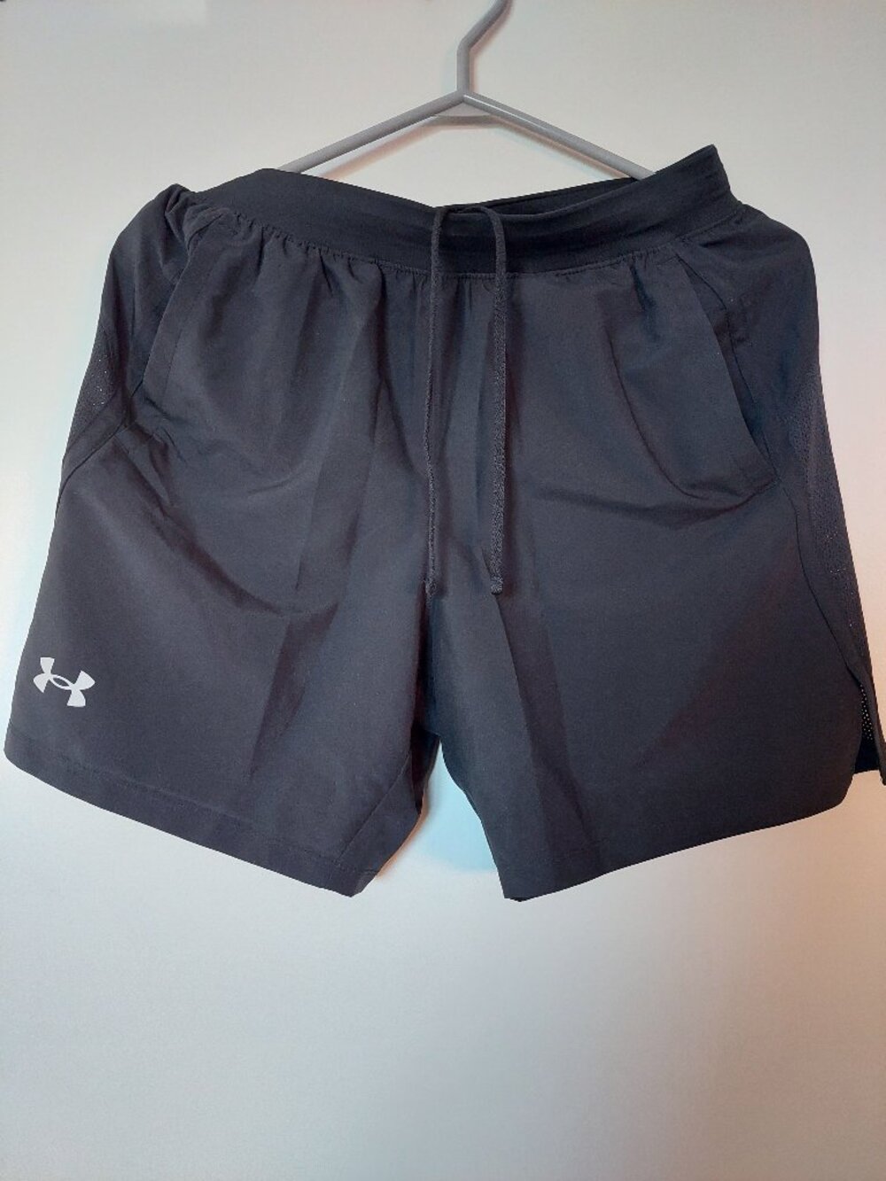 Under Armour Men's Size SpeedPocket 7” Lined Running Shorts  Black